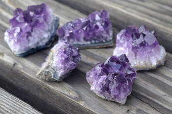 amethyst-healing-properties-1050x700